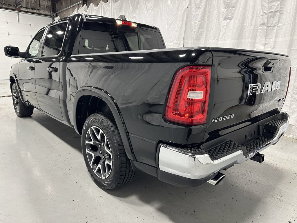 Used 2025 RAM 1500 Laramie AWD/4WD image 5