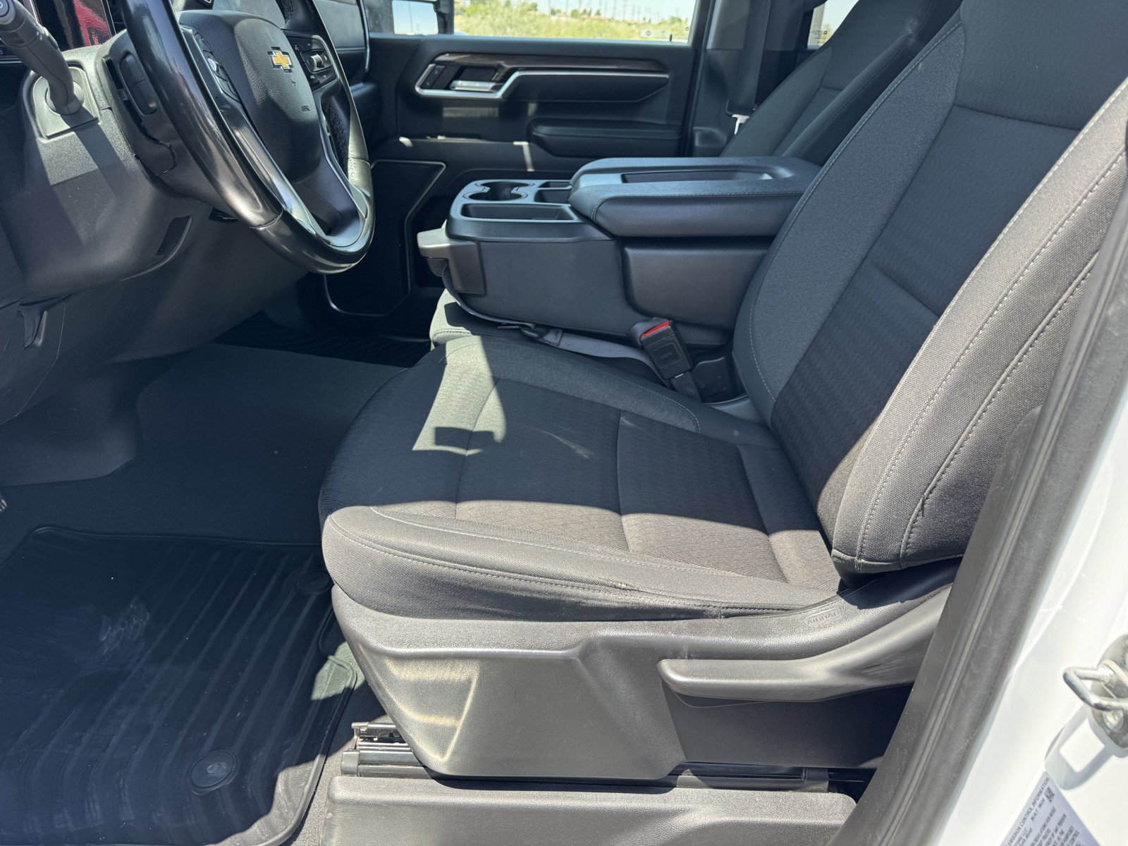 Used 2024 Chevrolet Silverado 2500 LT AWD/4WD image 16