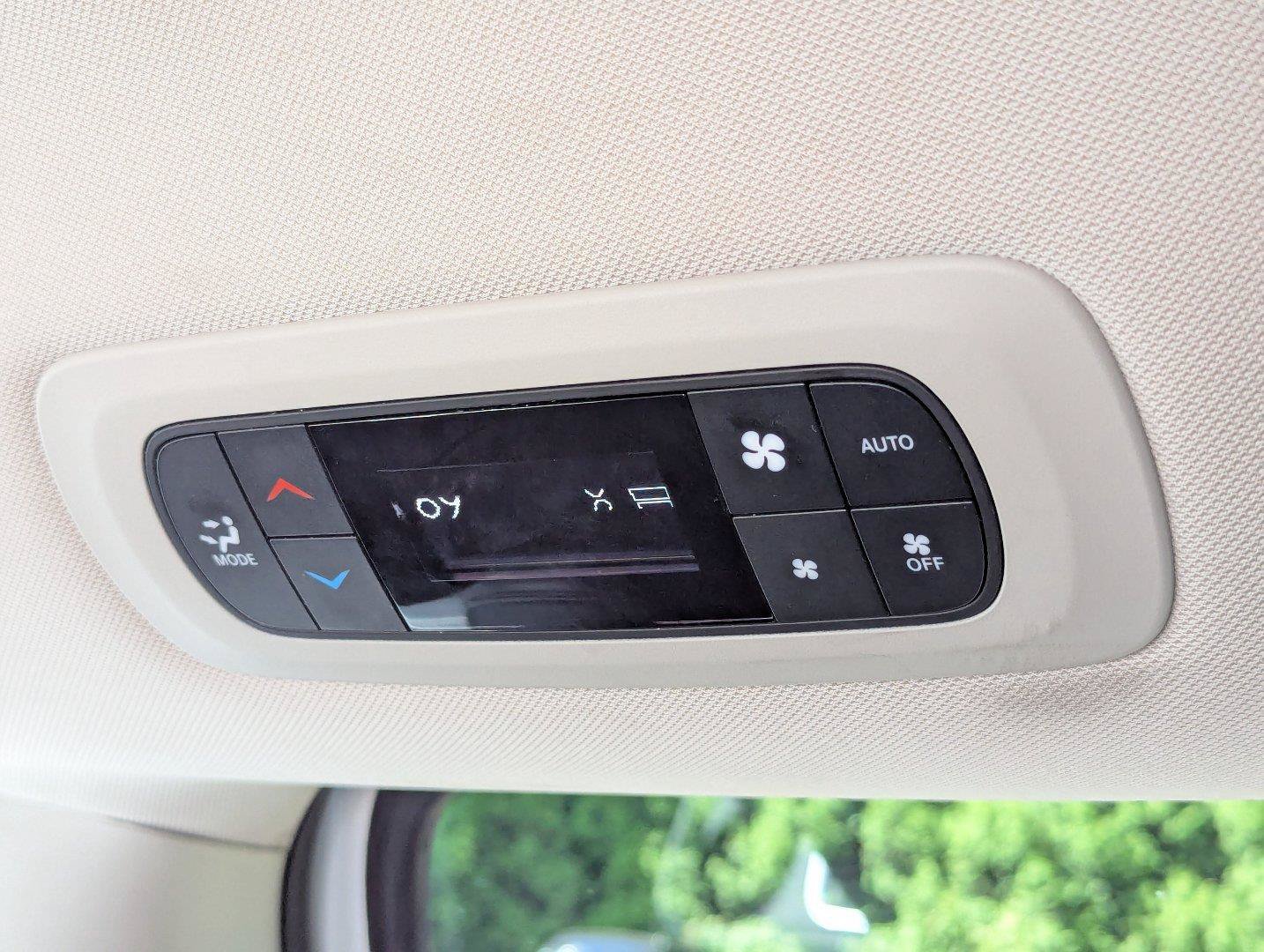 Used 2023 Chrysler Pacifica Touring-L FWD image 25