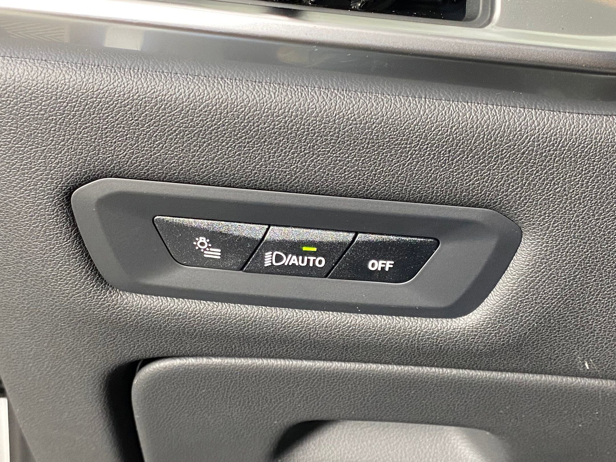 Used 2026 BMW X5 sDrive40i w/ Premium Package image 28