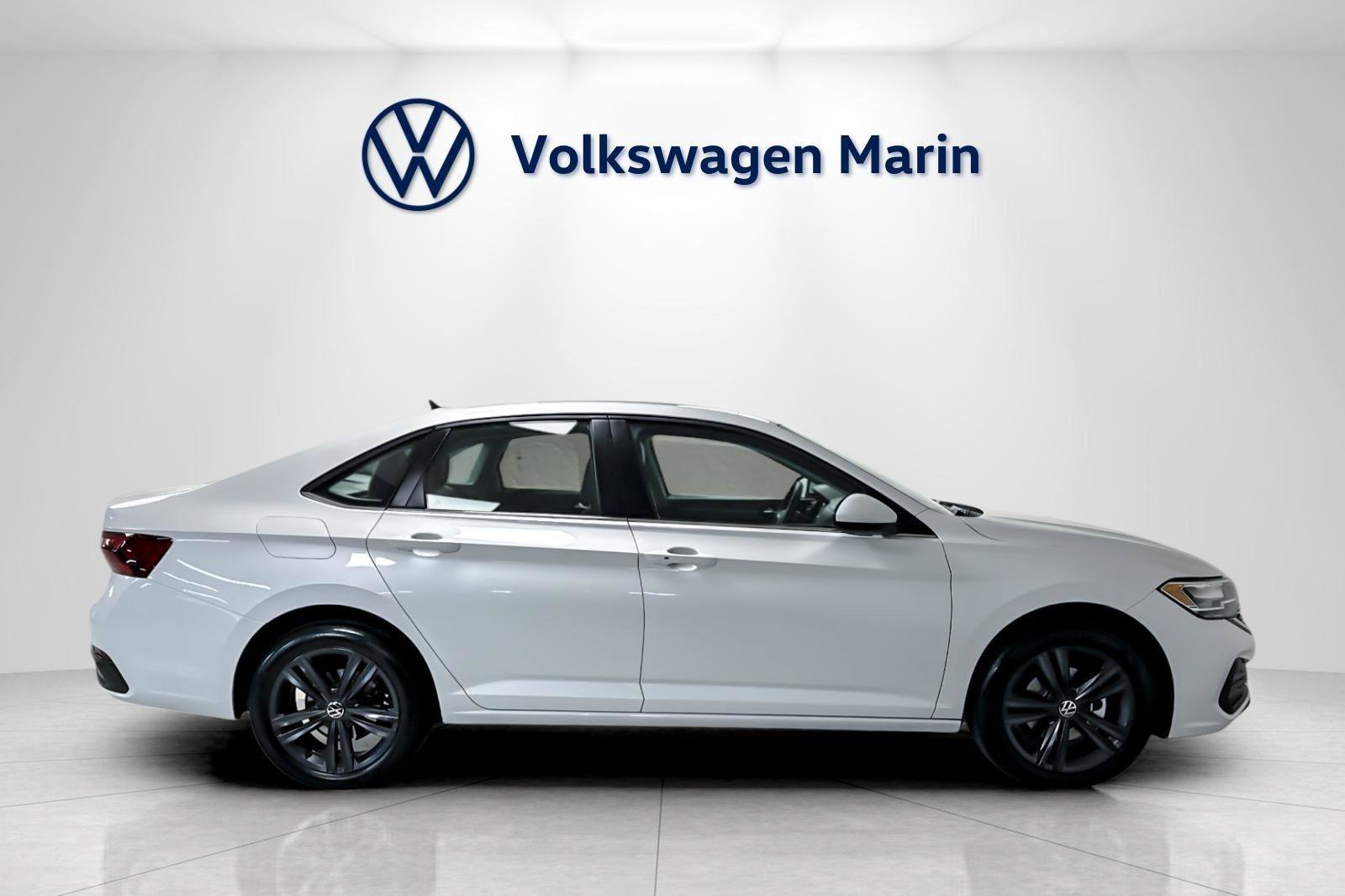 Used 2022 Volkswagen Jetta SE w/ Panoramic Sunroof Package image 6