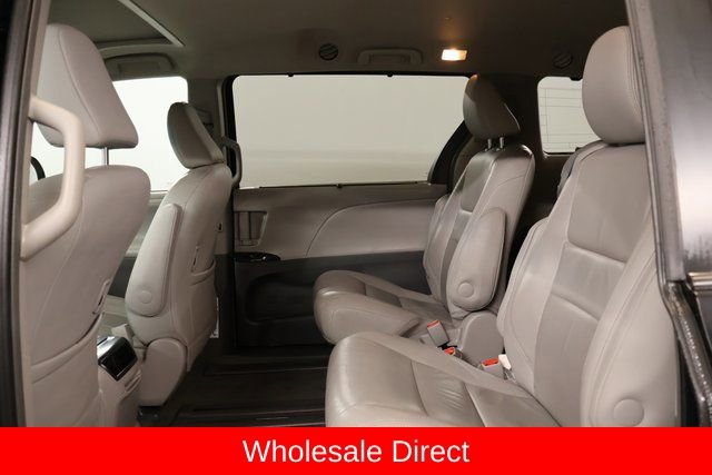 Used 2016 Toyota Sienna XLE image 25