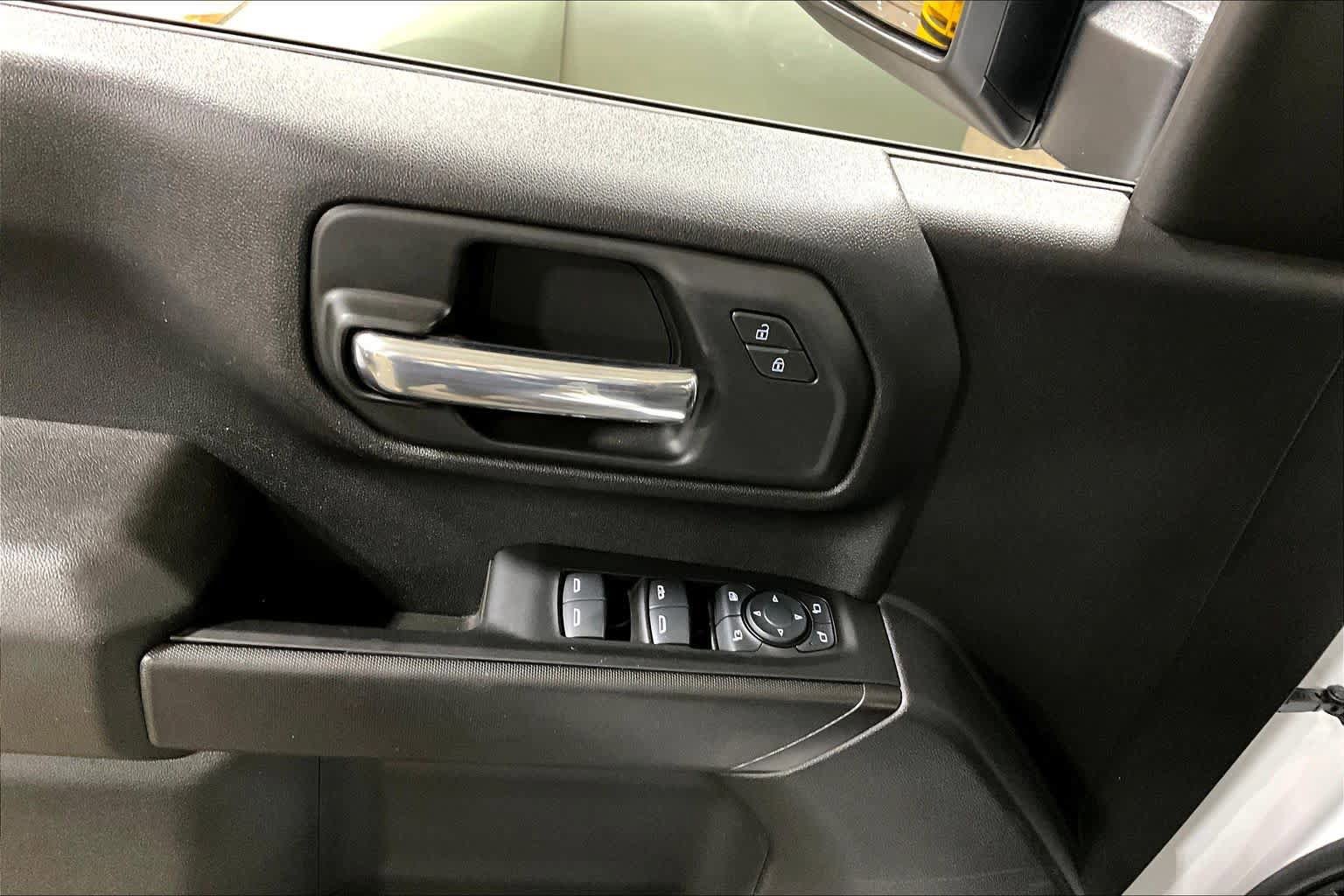 Used 2025 Chevrolet Silverado 2500 Custom w/ Custom Value Package image 36
