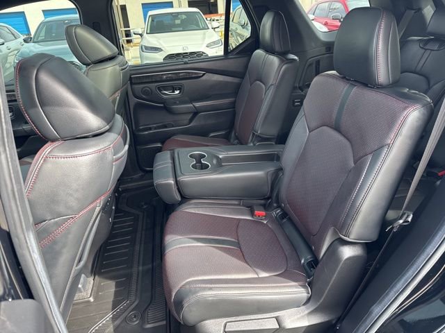Certified 2025 Honda Pilot Black Edition image 25