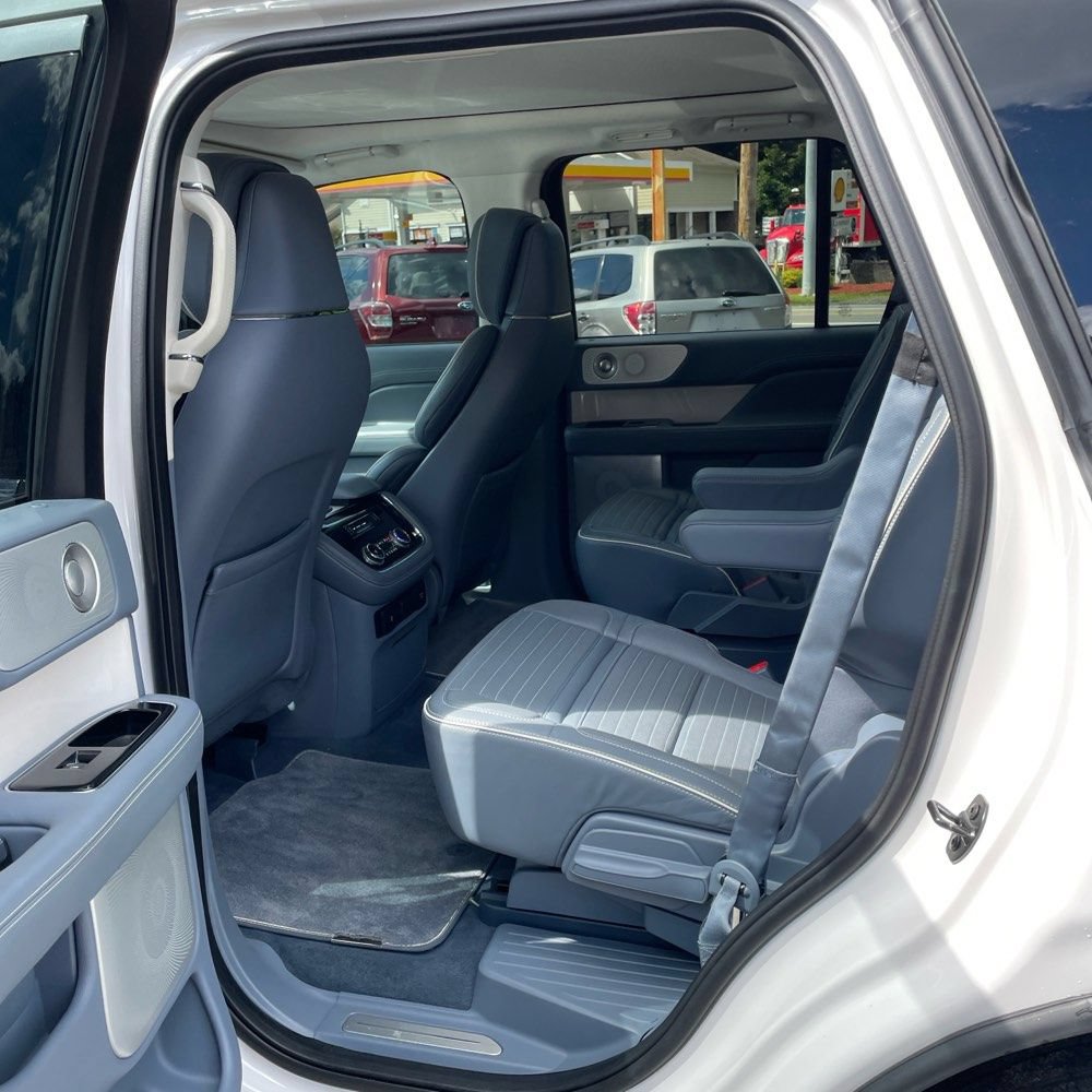 Used 2018 Lincoln Navigator Black Label AWD/4WD image 6