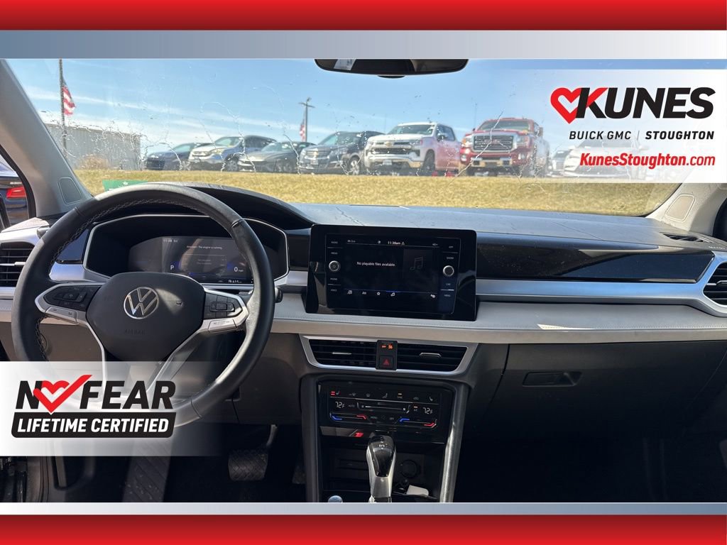 Used 2025 Volkswagen Taos SE AWD/4WD image 40