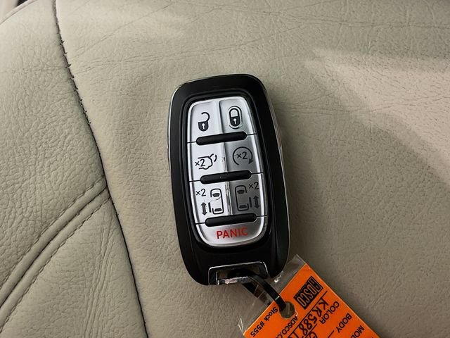 Used 2019 Chrysler Pacifica Touring-L Plus w/ Advanced Safetytec Group FWD image 33
