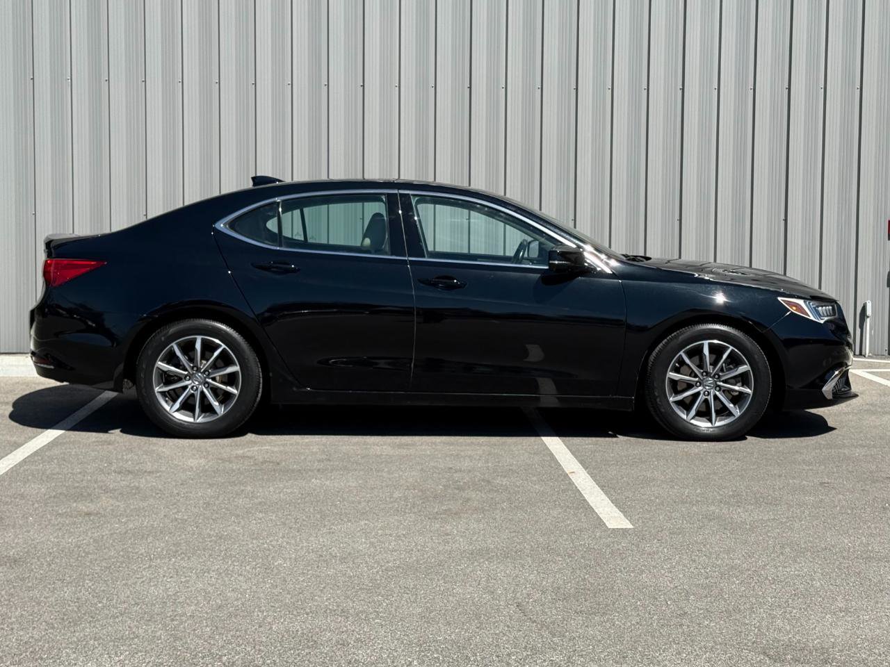 Used 2020 Acura TLX image 4