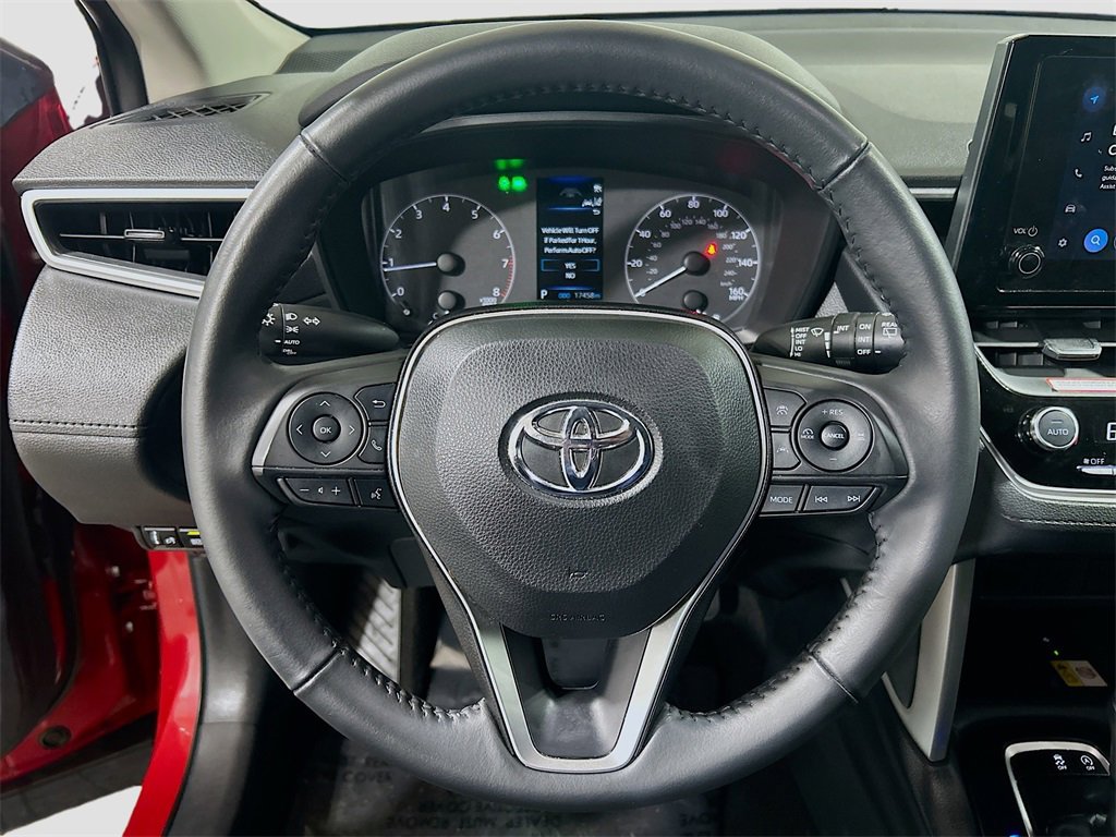 Used 2023 Toyota Corolla Cross LE image 9