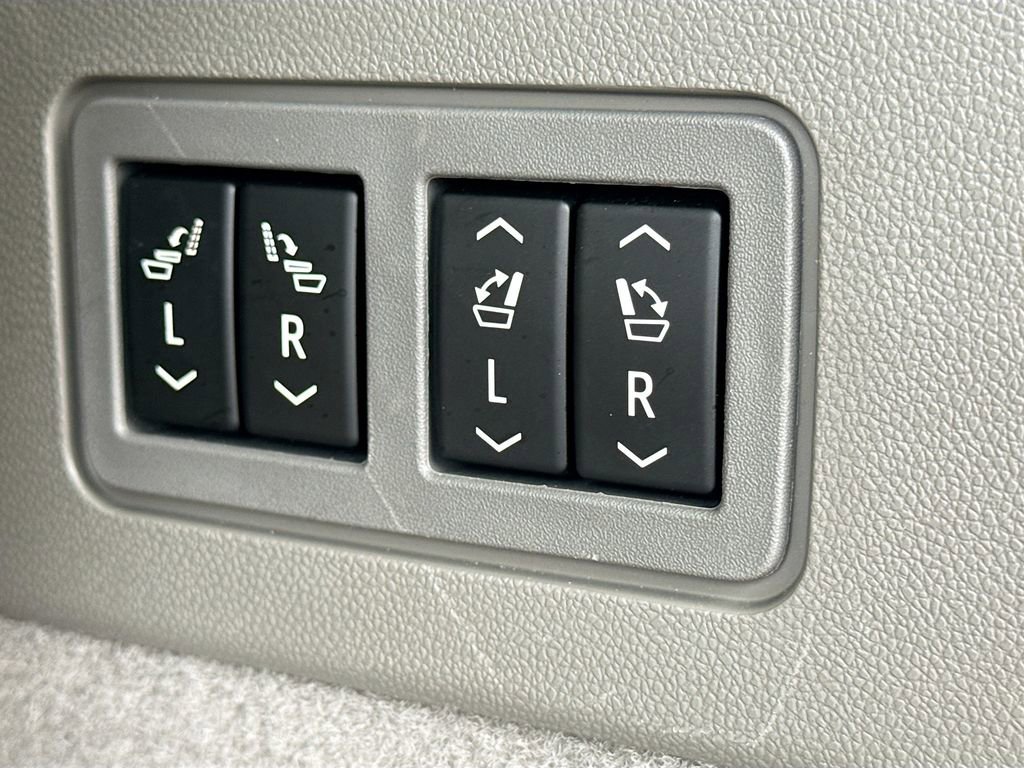 Used 2024 Cadillac XT6 Premium Luxury image 12