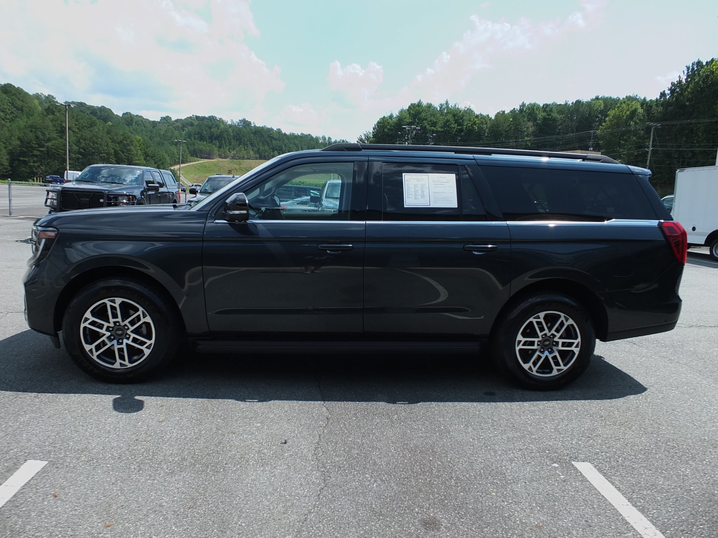 Used 2025 Ford Expedition Max Active RWD image 6