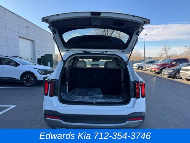 New 2025 Kia Sorento S image 8