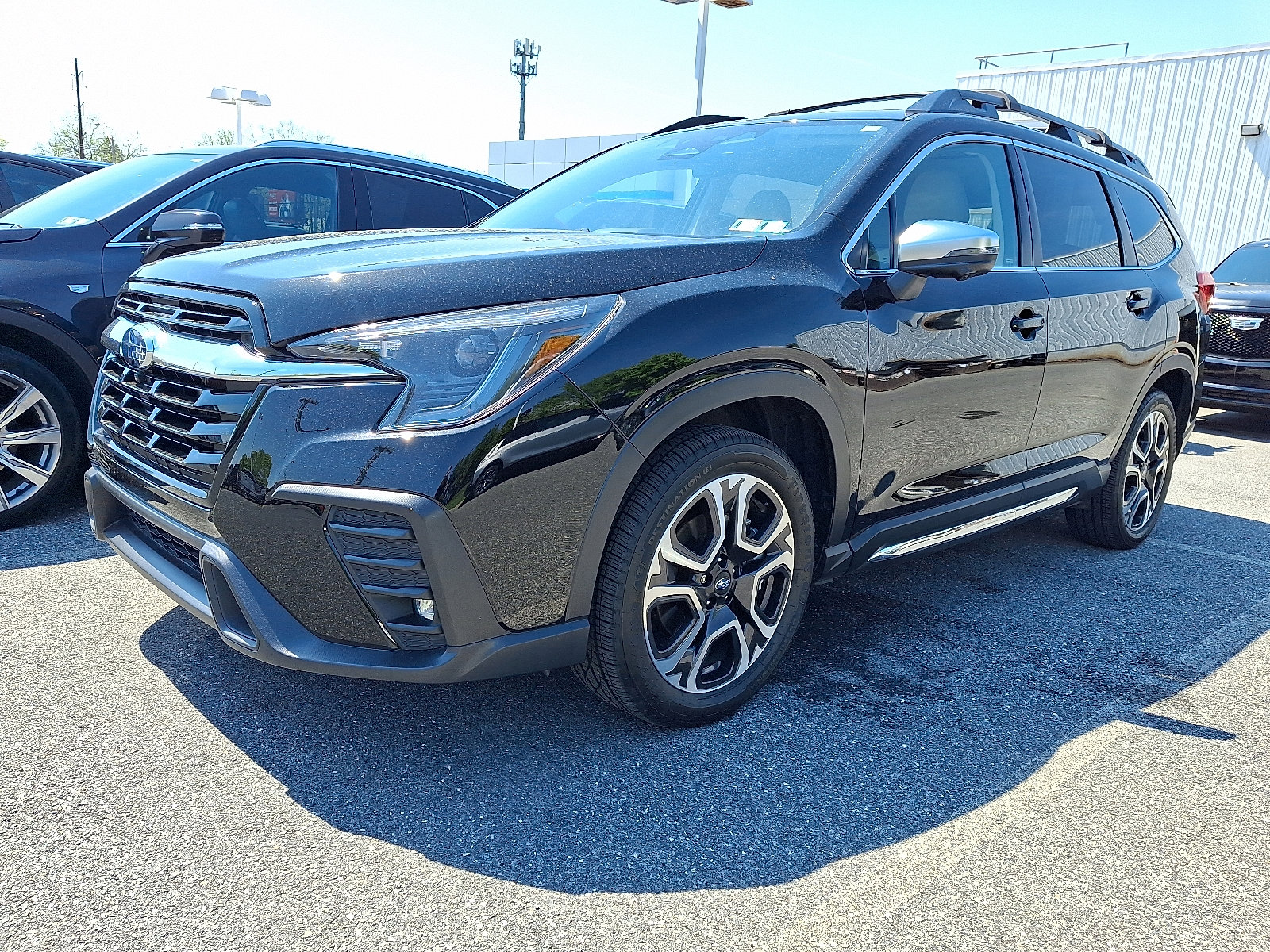 Used 2023 Subaru Ascent Limited w/ Technology Package AWD/4WD image 3