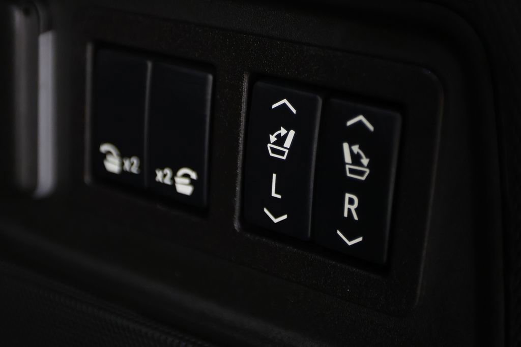 Used 2025 Cadillac Escalade V AWD/4WD image 14