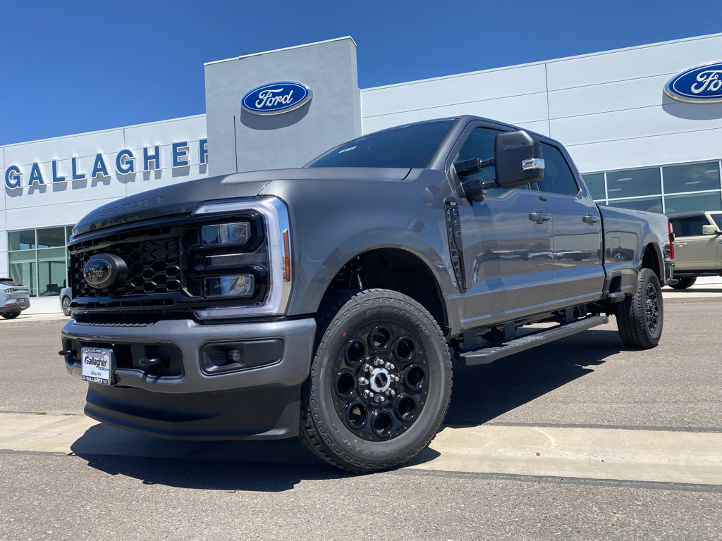 New 2025 Ford F350 4x4 Crew Cab Super Duty