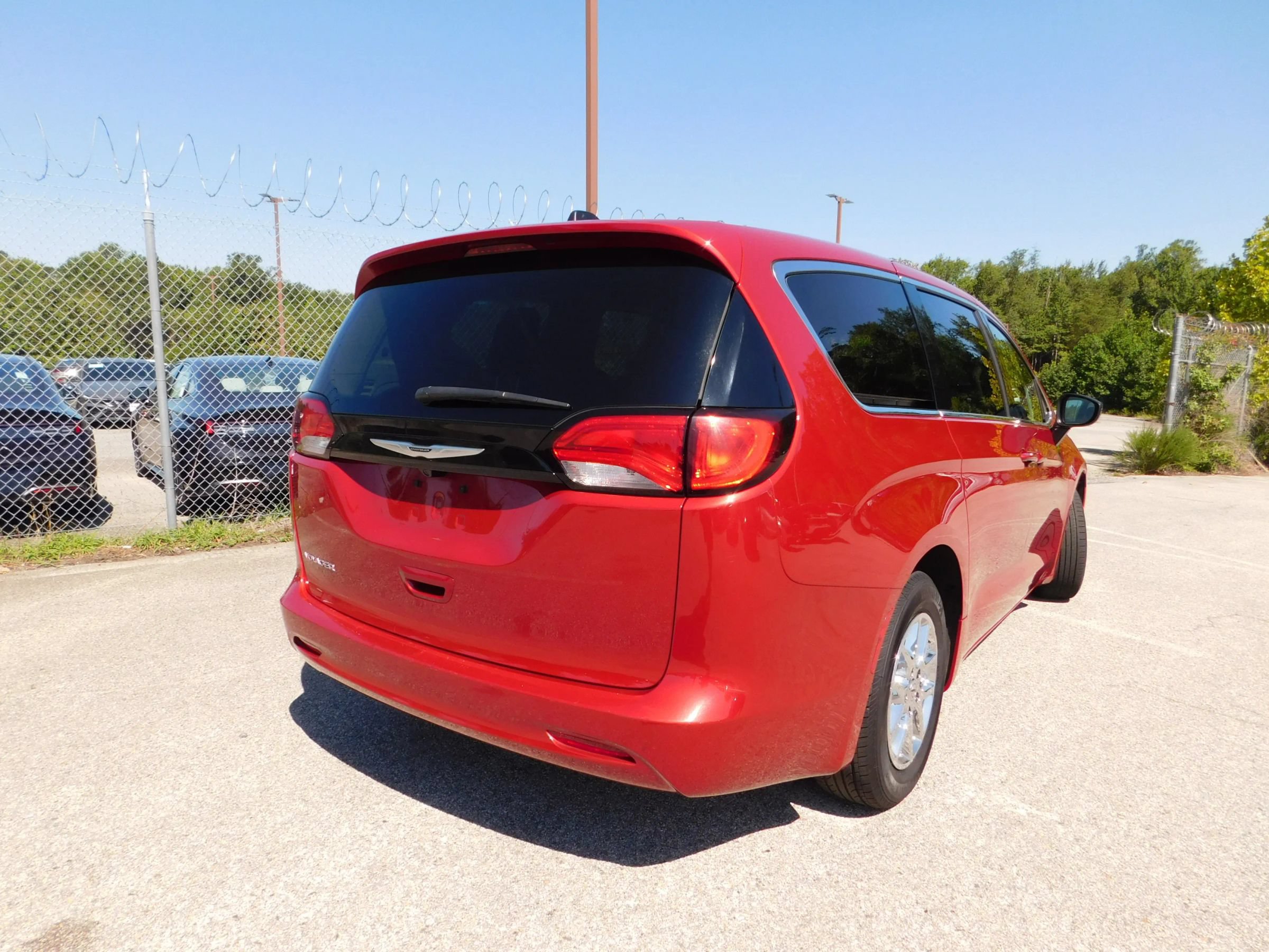 Used 2024 Chrysler Voyager LX FWD image 6