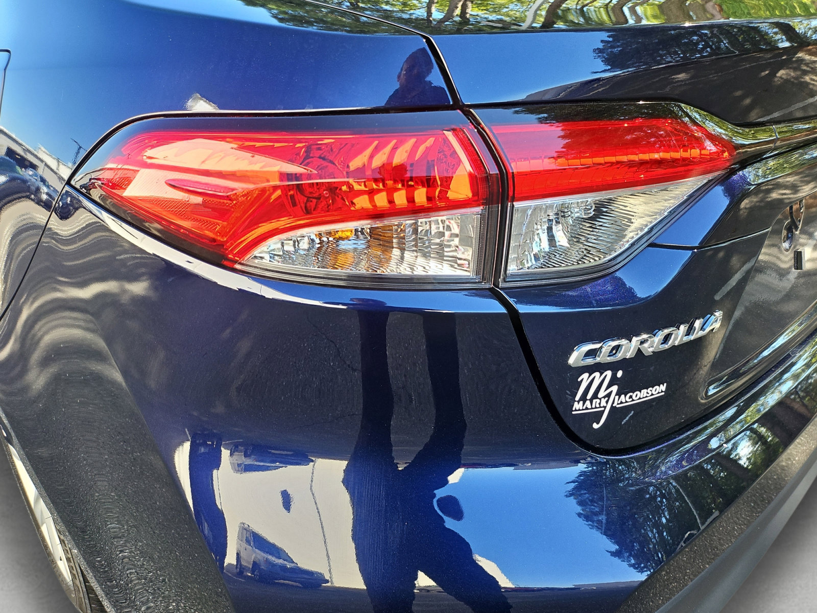 Used 2025 Toyota Corolla LE w/ LE Premium Package FWD image 20