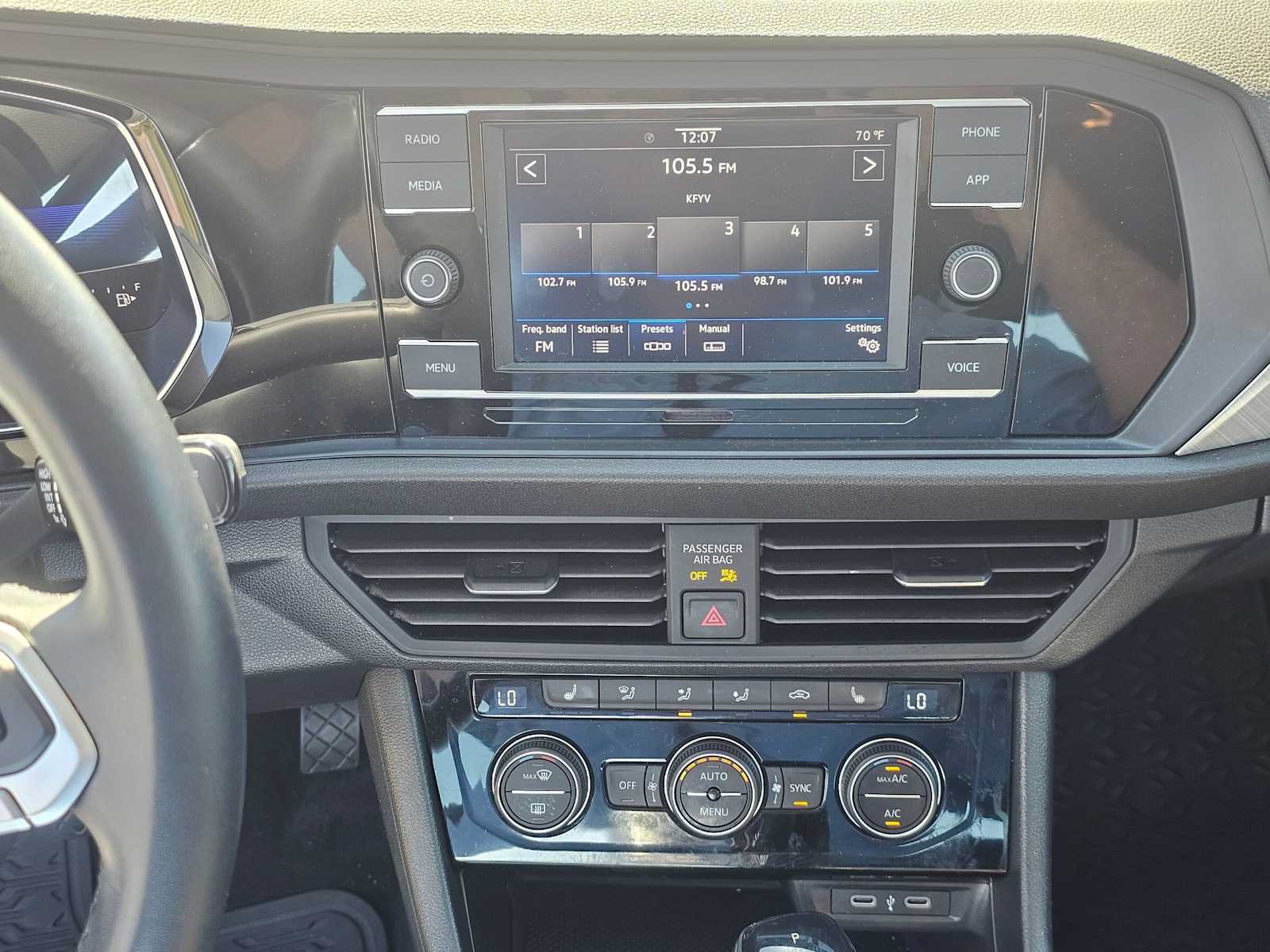 Used 2023 Volkswagen Jetta SE FWD image 26