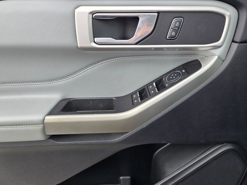 Used 2022 Ford Explorer XLT w/ Equipment Group 202A RWD image 30