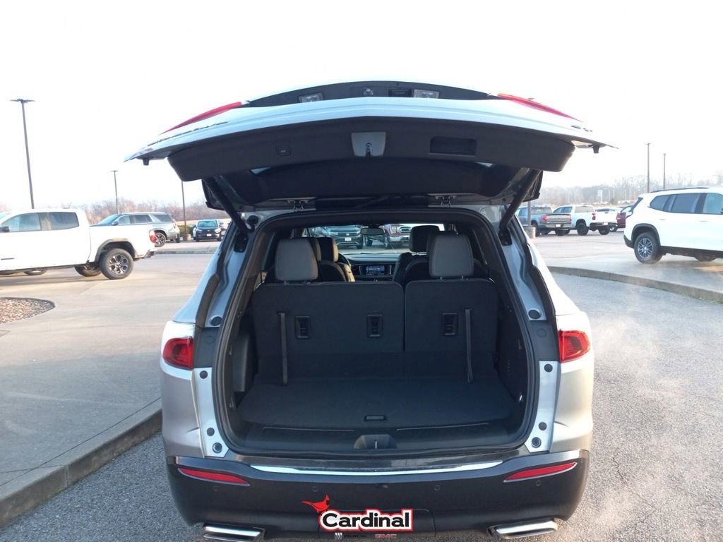 Used 2023 Buick Enclave Essence w/ Sport Touring Edition image 10