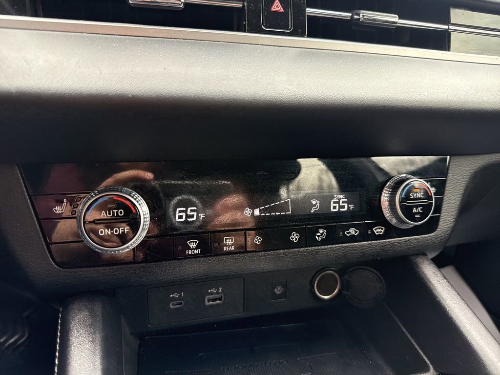 Used 2024 Mitsubishi Outlander SE image 28