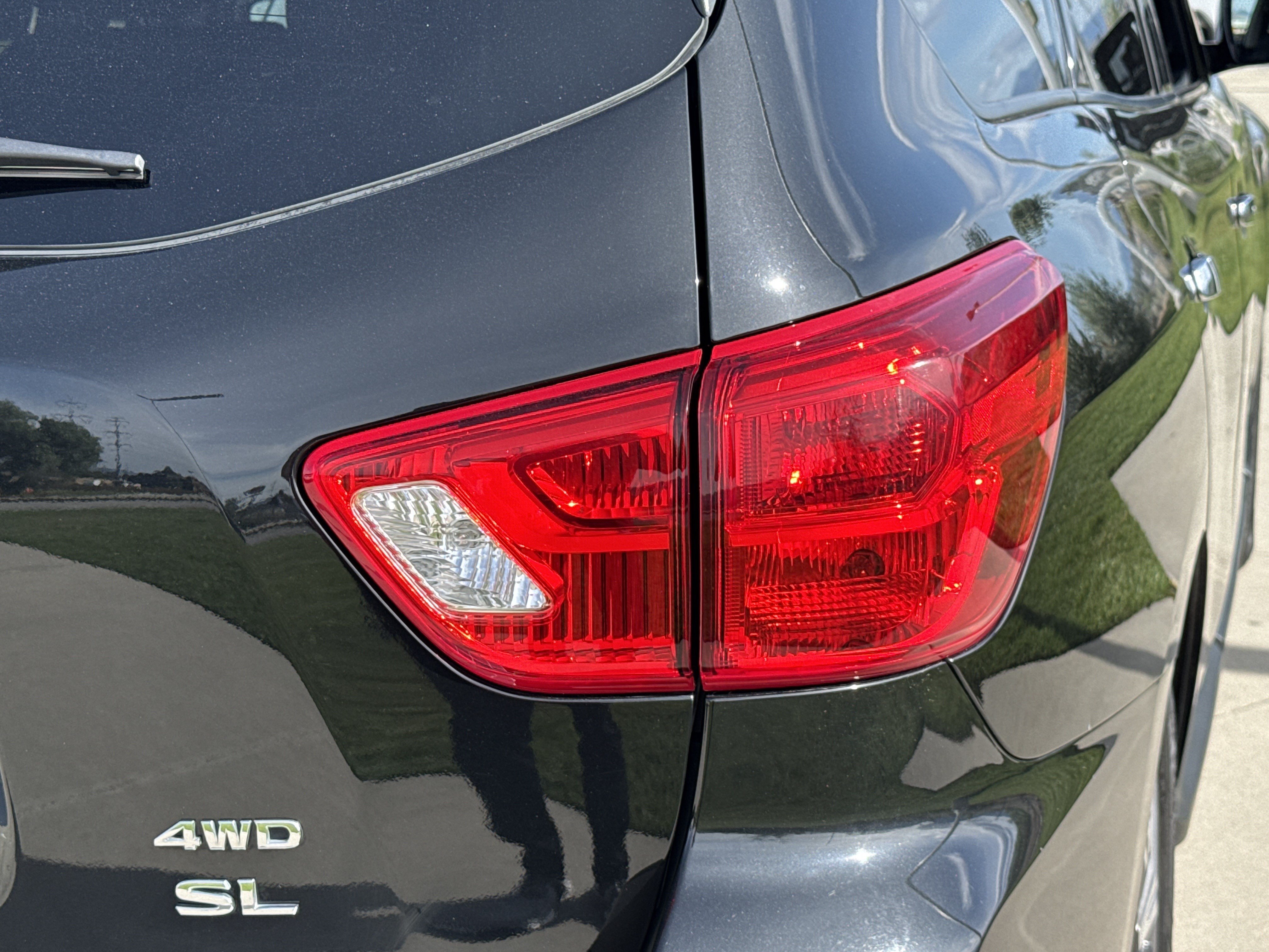 Used 2017 Nissan Pathfinder SL w/ SL Tech Package AWD/4WD image 11