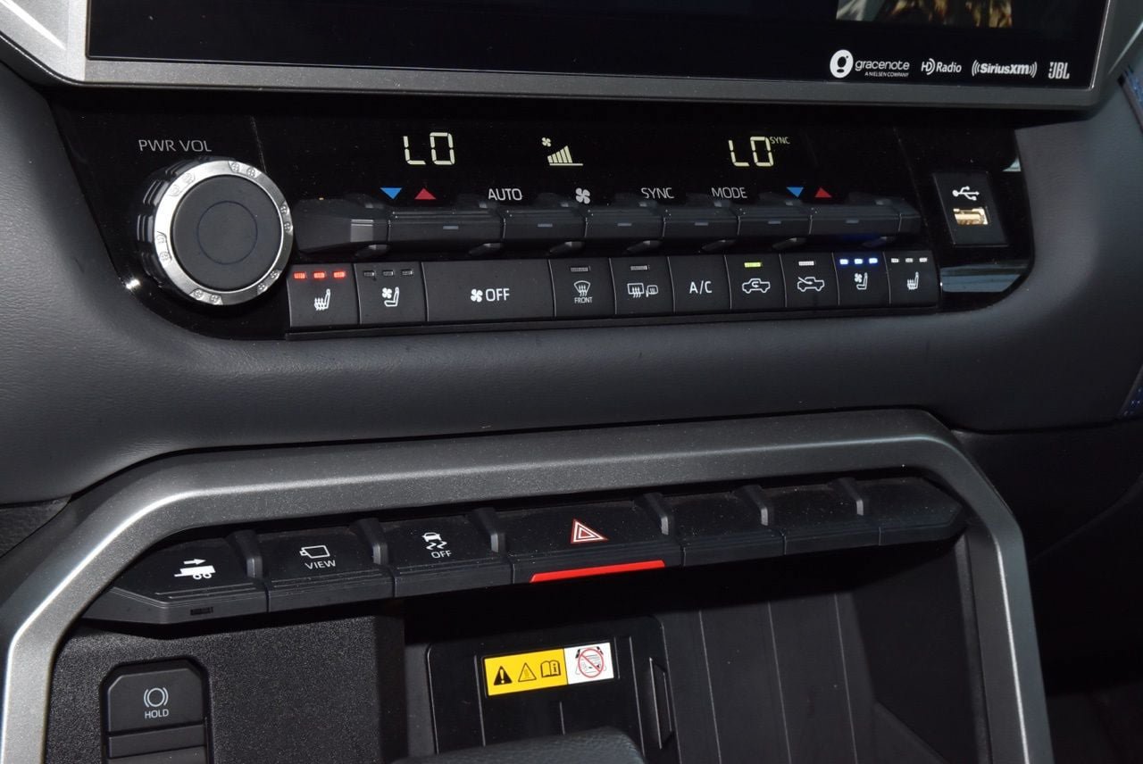 Used 2024 Toyota Tundra Platinum RWD image 29