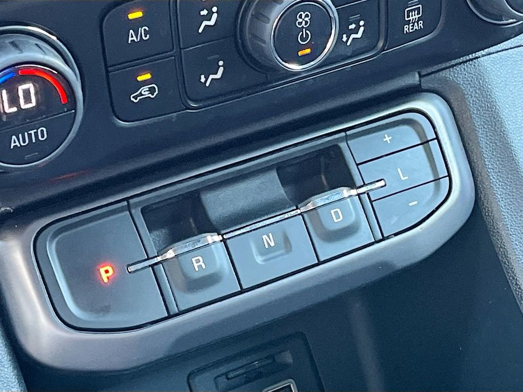 Used 2023 GMC Acadia AT4 w/ Technology Package image 17