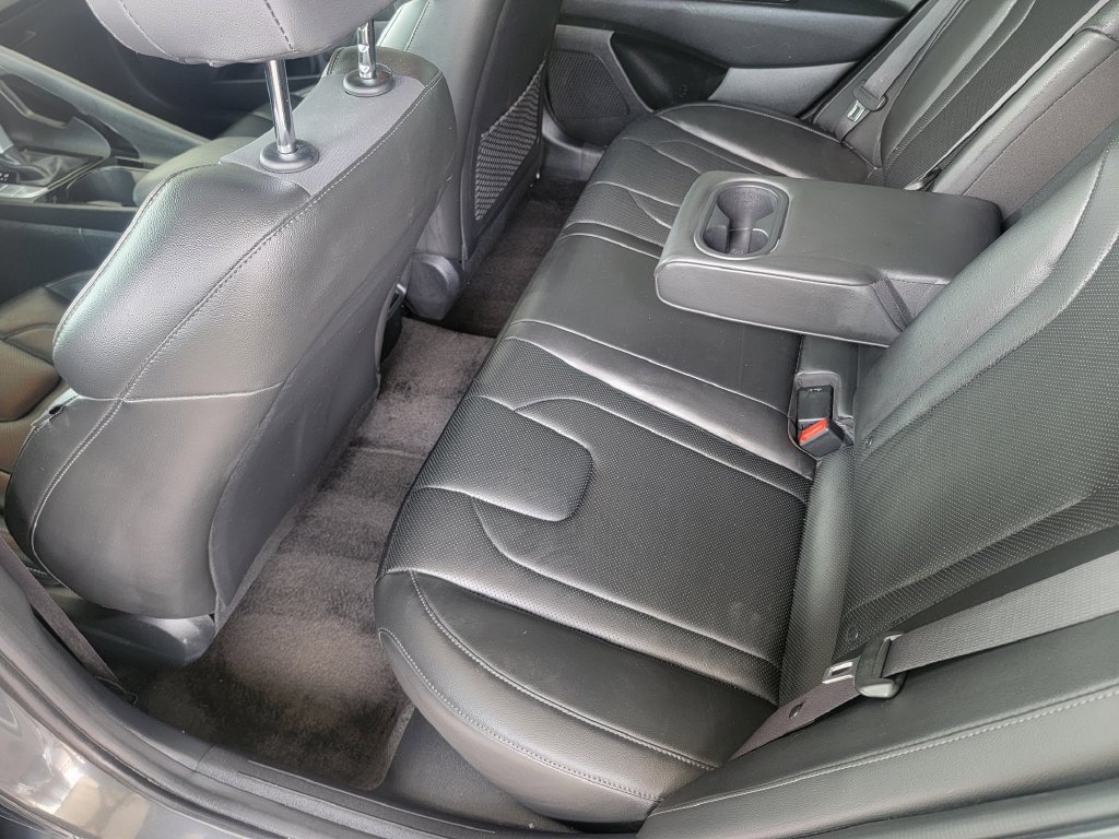 Used 2025 Hyundai Elantra Limited FWD image 12