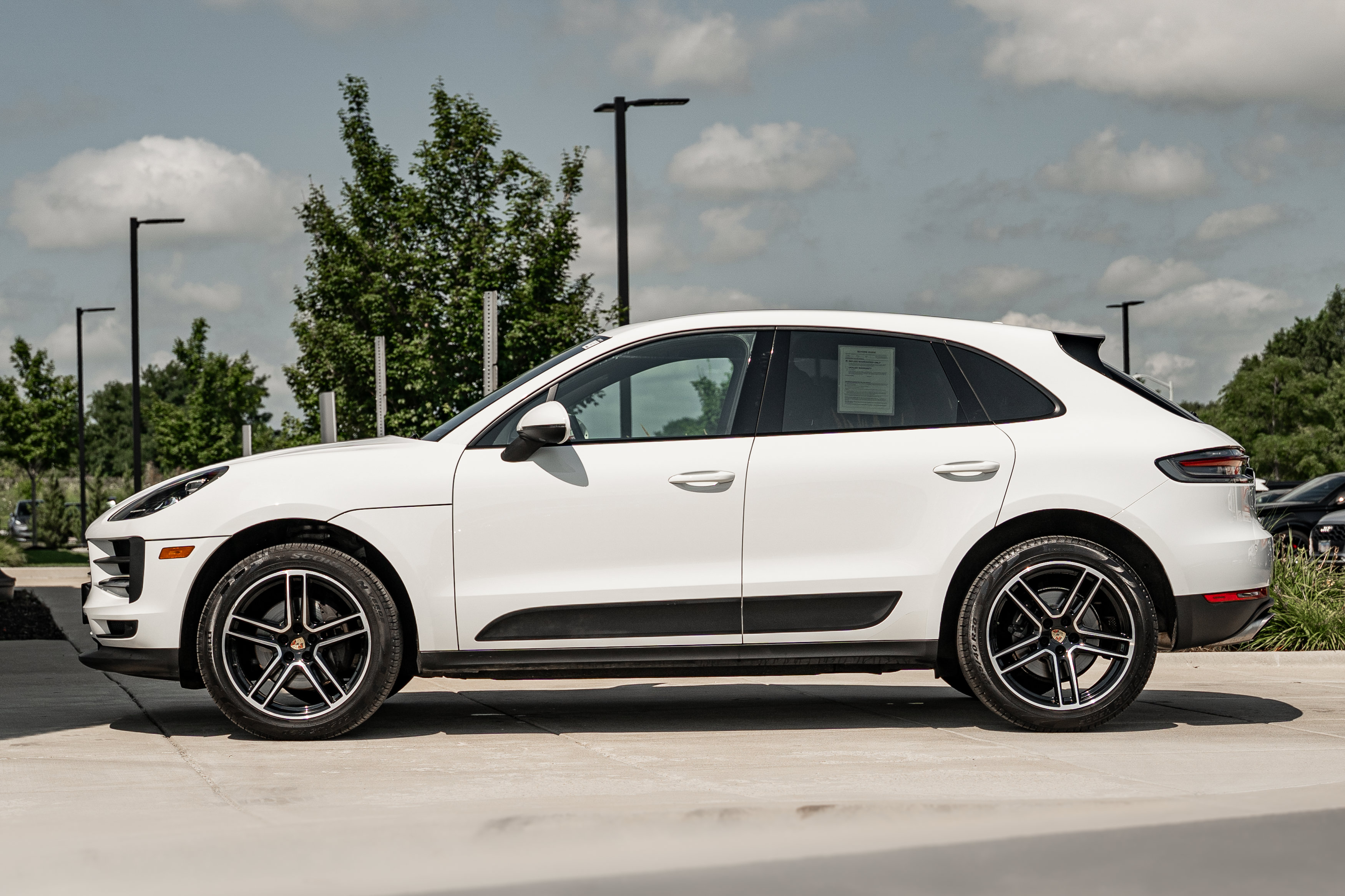 Used 2019 Porsche Macan AWD/4WD image 6