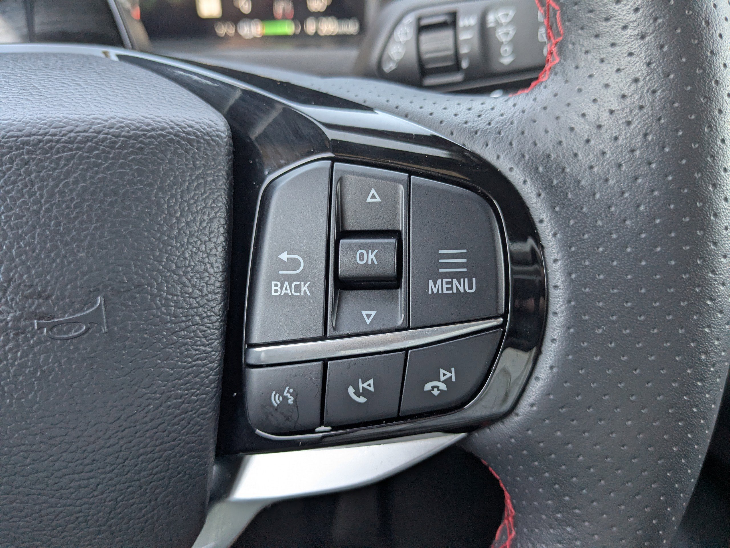 Used 2025 Ford Explorer ST-Line w/ ST-Line Street Pack image 30