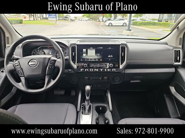 Used 2025 Nissan Frontier SV image 12