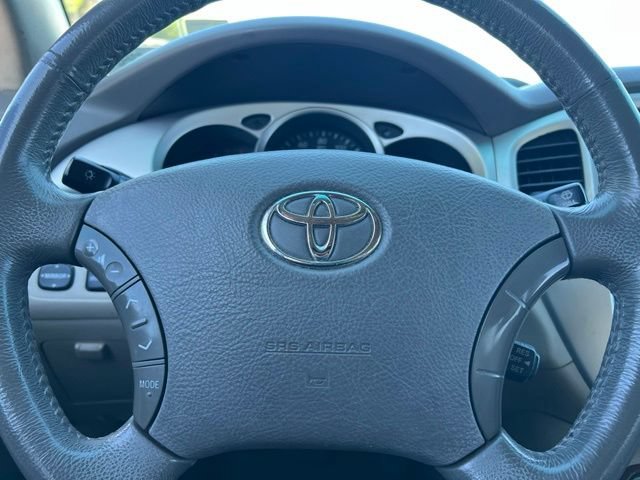 Used 2004 Toyota Highlander Limited w/ Leather Trim Pkg AWD/4WD image 18