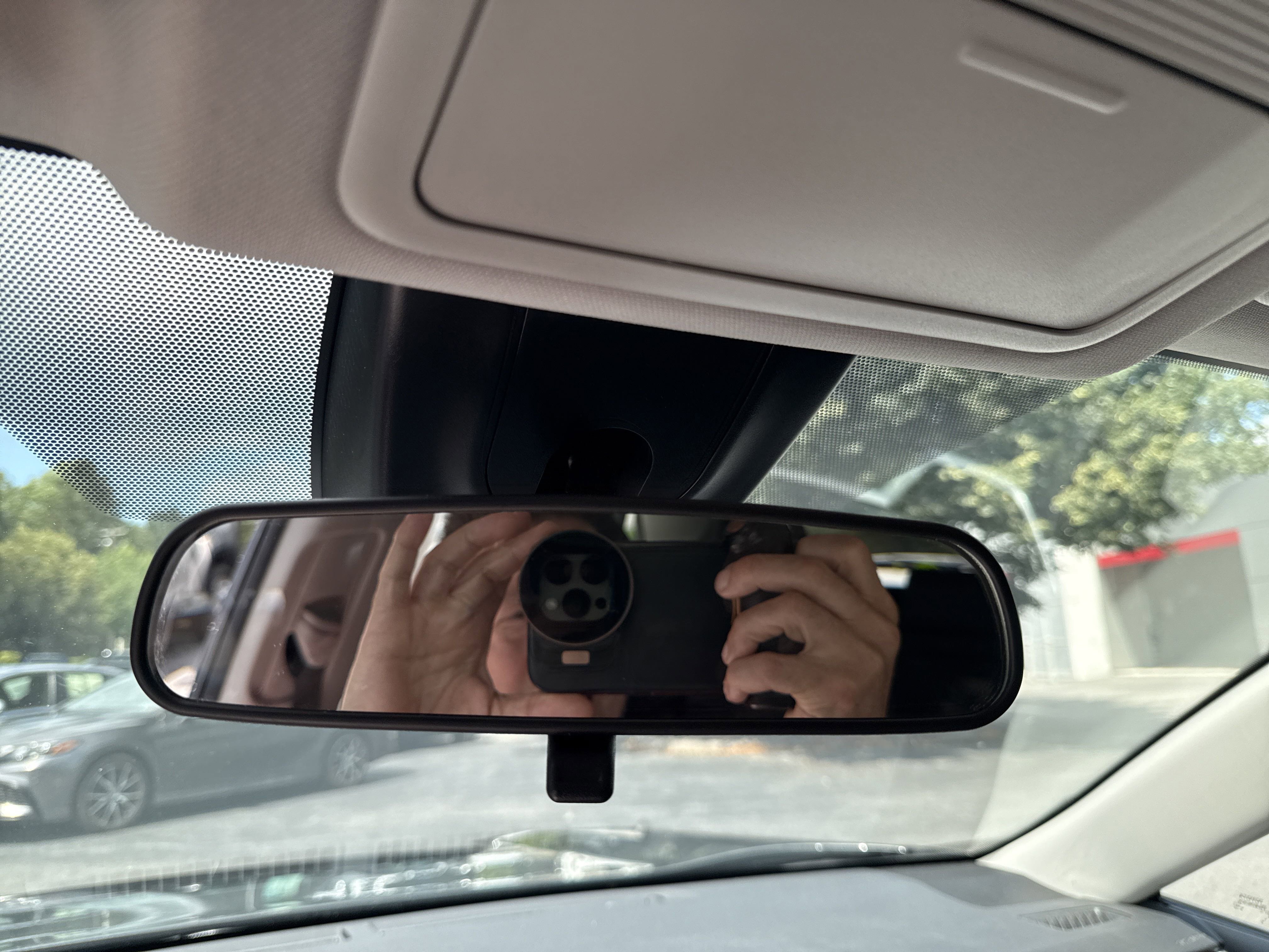 Used 2022 Toyota RAV4 XLE image 19