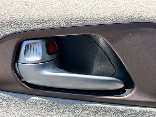 Used 2023 Chrysler Voyager LX FWD image 17