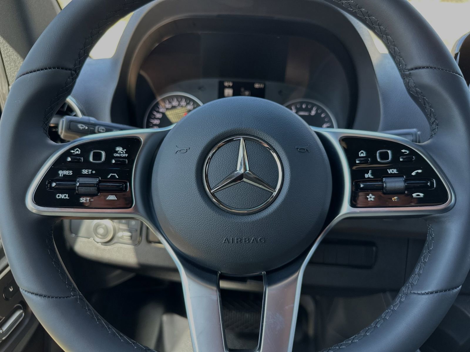 Used 2024 Mercedes-Benz Sprinter 2500 image 26