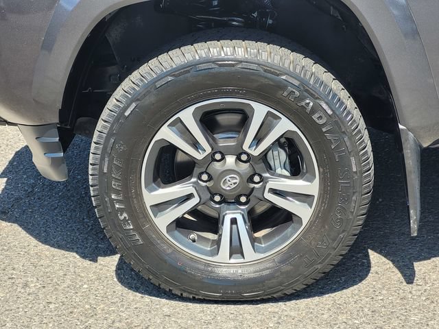 Certified 2017 Toyota Tacoma TRD Sport w/ Premium & Technology Package AWD/4WD image 11