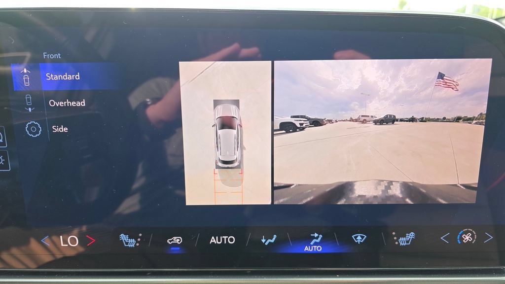 Used 2024 Chevrolet Equinox EV RS FWD image 33