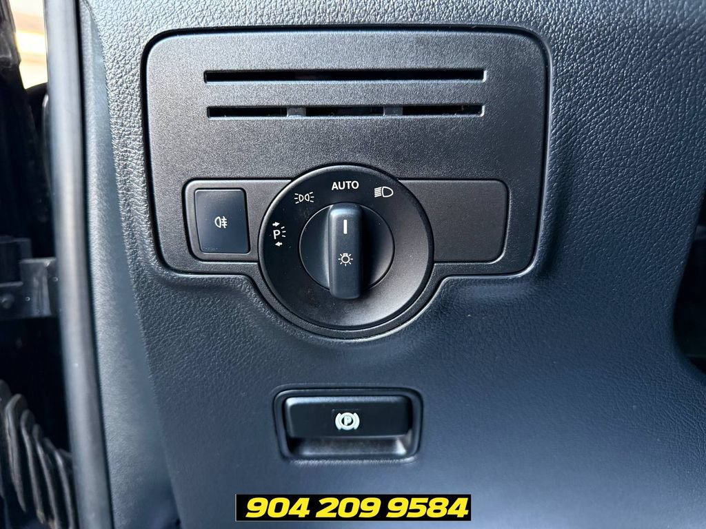 Used 2018 Mercedes-Benz Metris Passenger image 14