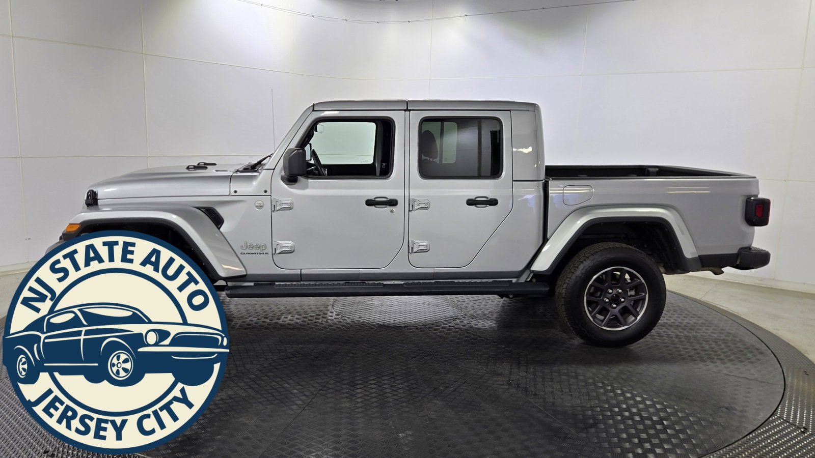 Used 2023 Jeep Gladiator Overland image 4