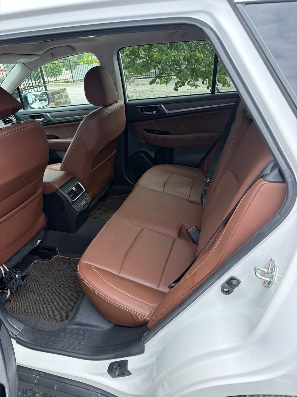 Used 2019 Subaru Outback 3.6R Touring AWD/4WD image 5