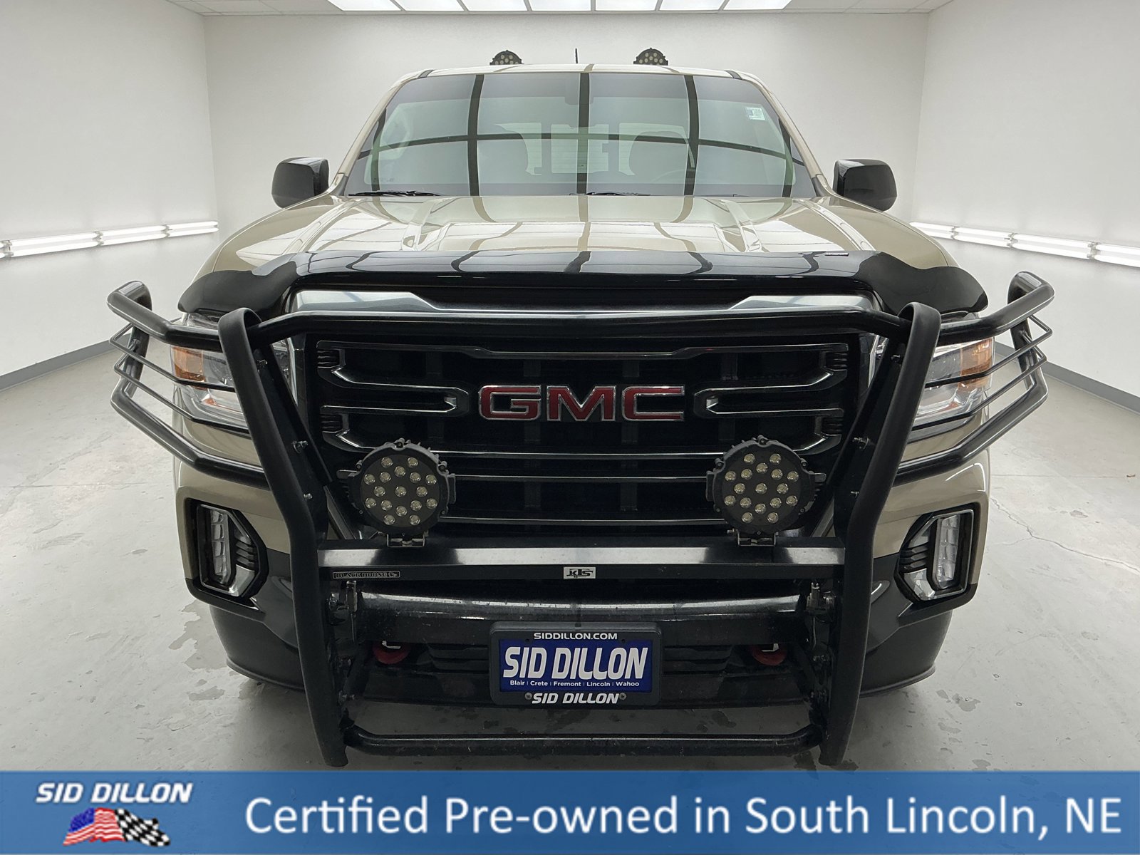 Used 2022 GMC Canyon AT4 image 2