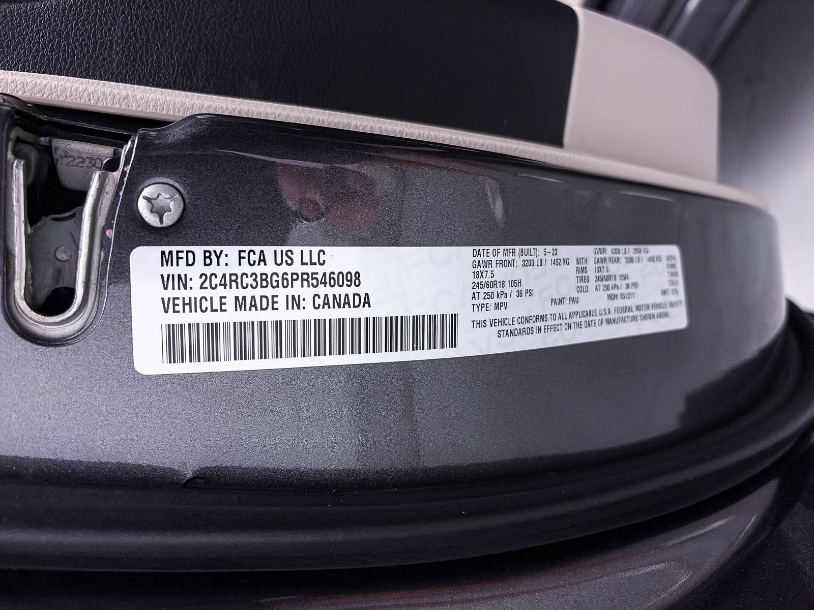 Used 2023 Chrysler Pacifica Touring-L AWD/4WD image 37