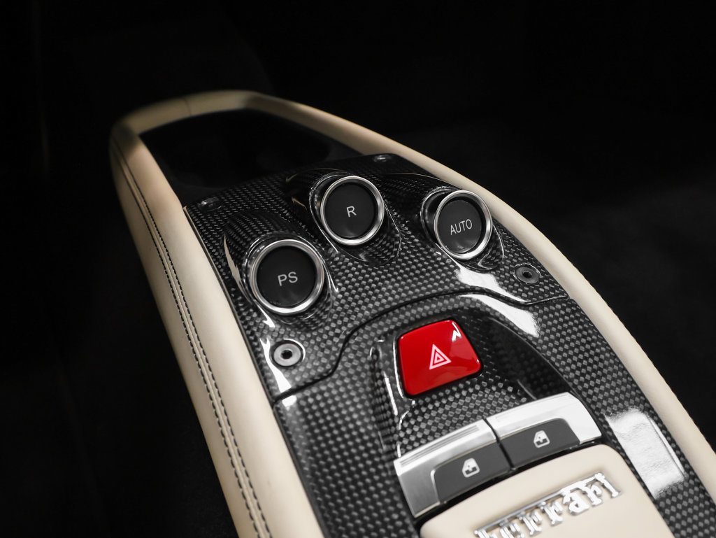 Used 2010 Ferrari 458 Italia Coupe RWD image 47