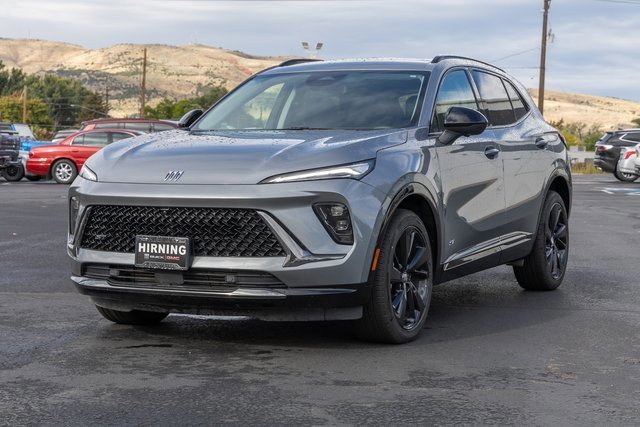 Certified 2025 Buick Envision Sport Touring image 30