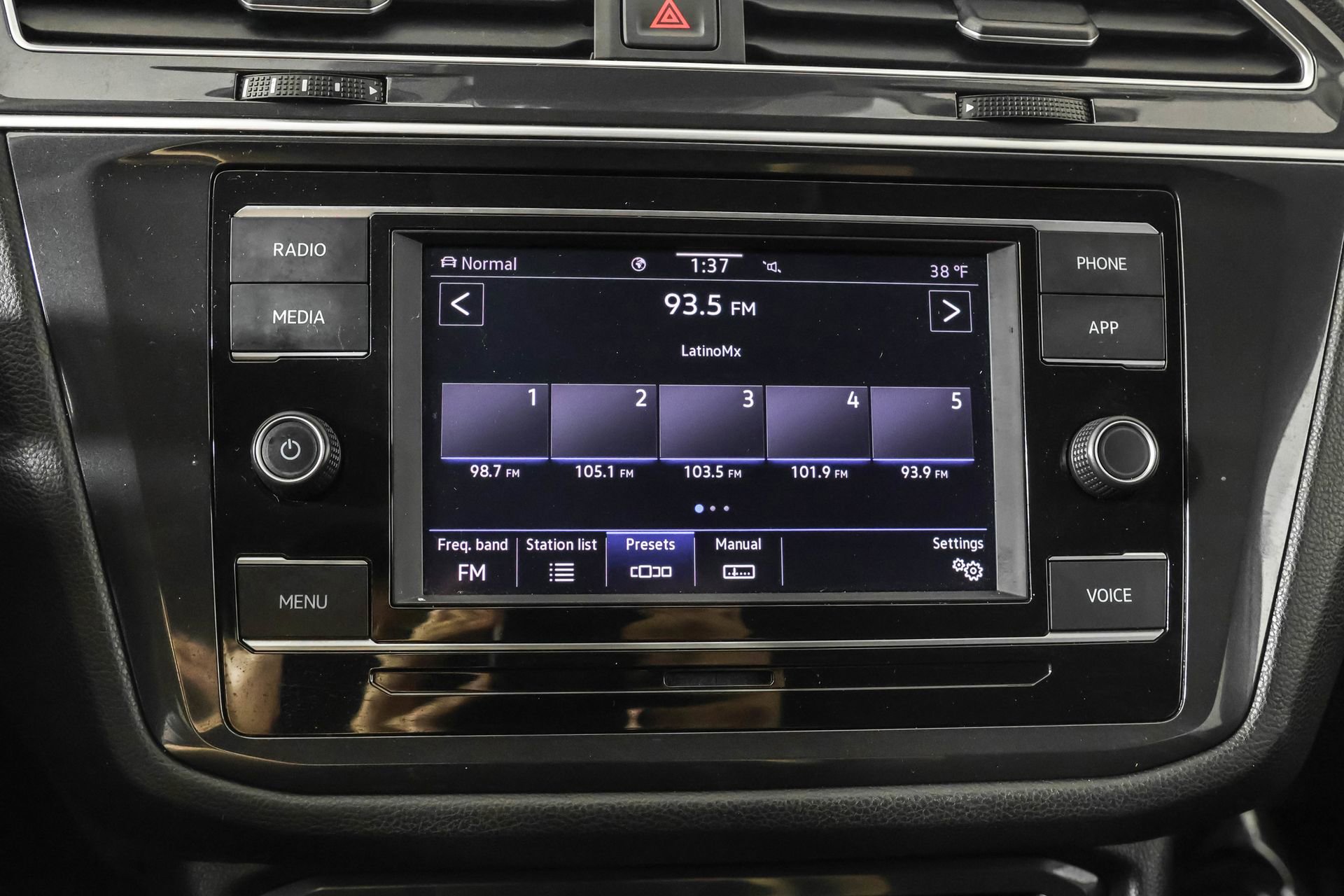 Used 2024 Volkswagen Tiguan S image 29