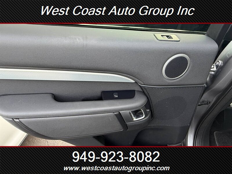 Used 2020 Land Rover Discovery Landmark AWD/4WD image 29