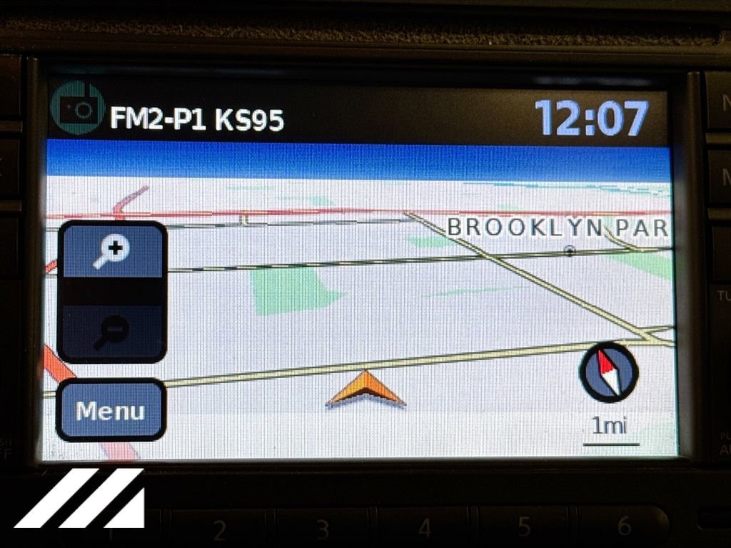 Used 2014 Nissan Juke SL image 15