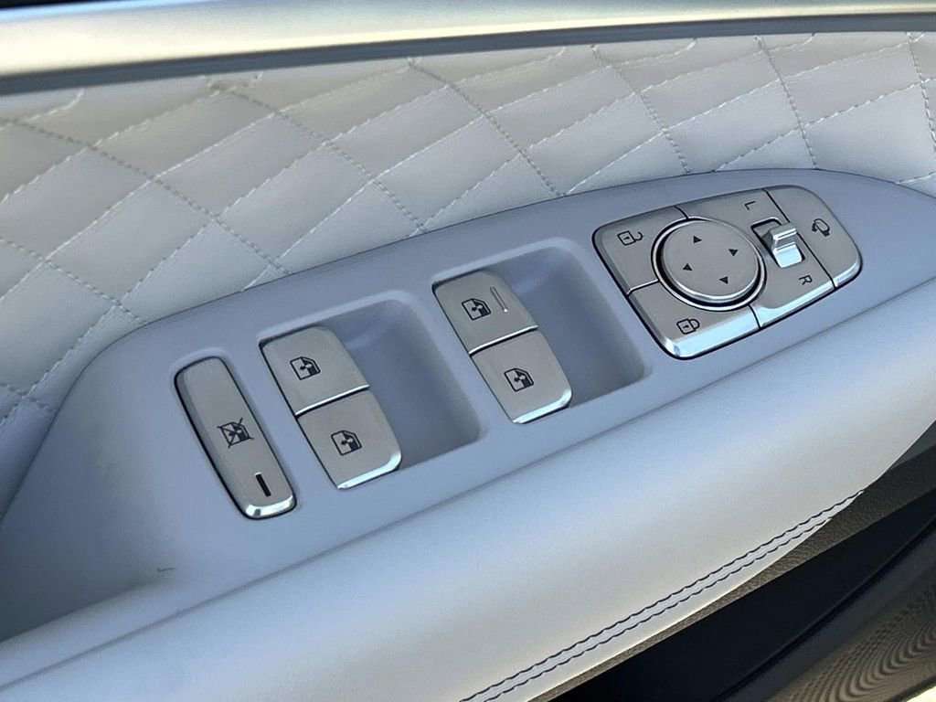 Used 2025 Genesis G70 3.3T Advanced w/ Sport Prestige Package image 18