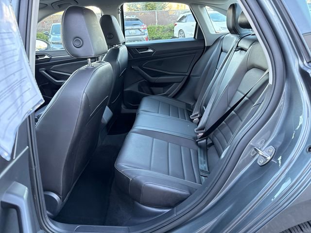 Used 2024 Volkswagen Jetta SE image 14